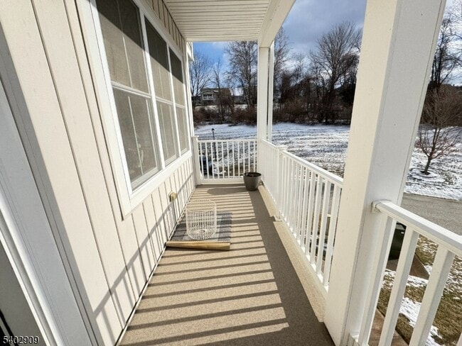 Photo - 169 Tarrington Rd Unidad 306