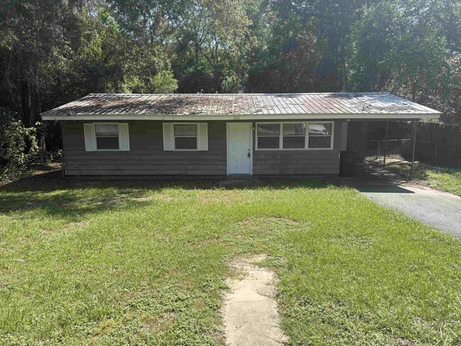Building Photo - 3515 Falcon Dr