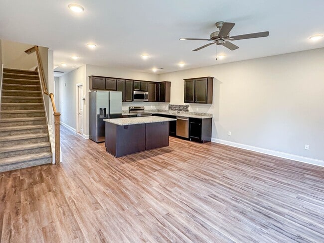 Photo - Knoxville 37918 - 3 bedroom, 2.5 bath home - Contact Dustin Fisher (865) 773-7458