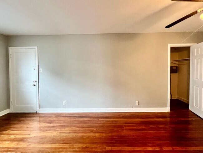 Photo - Move In Special! - First Floor 1bd/1ba Bet...