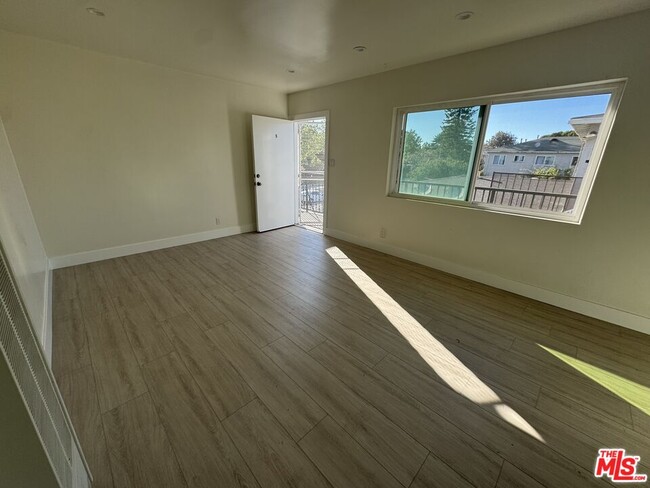 Building Photo - 1963 17th St Unit 5