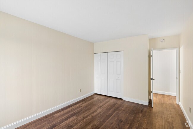 2BR, 1BA - 1,066SF - Bedroom