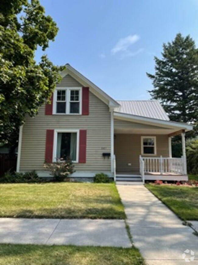 Building Photo - 3 bedroom 2 bath house in downtown Kalispell