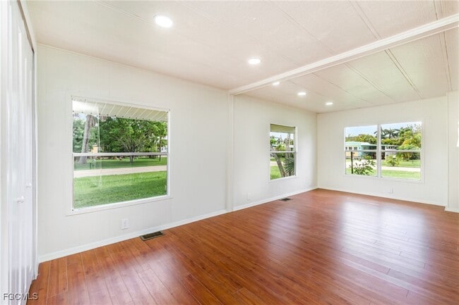 Photo - 91 Twin Palms Dr