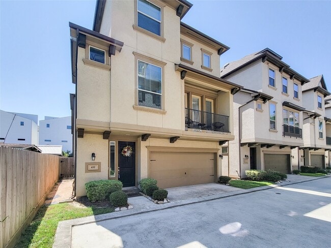 Photo - 432 N Live Oak St