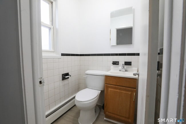 Photo - 1 Camelot Dr Unit APT 2