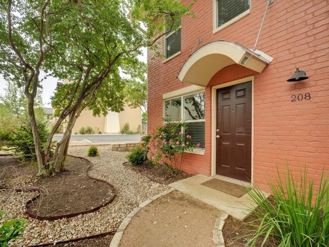 Building Photo - 1101 Grove Blvd Unit 208 Rental