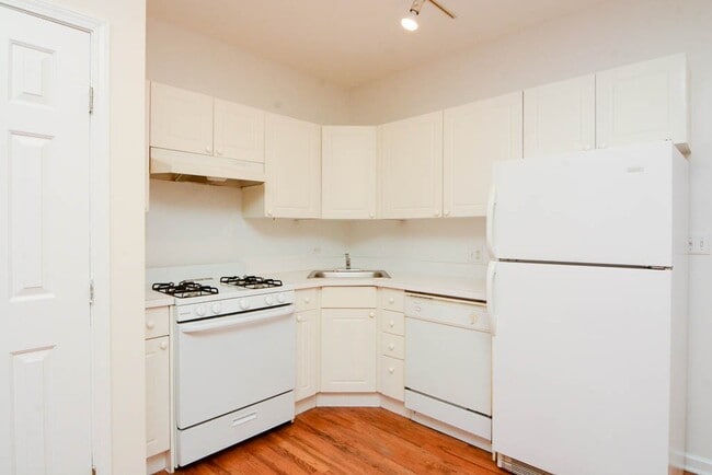 Photo - 909 W Dakin St Unit A06K