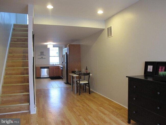 Photo - 136 N Curley St