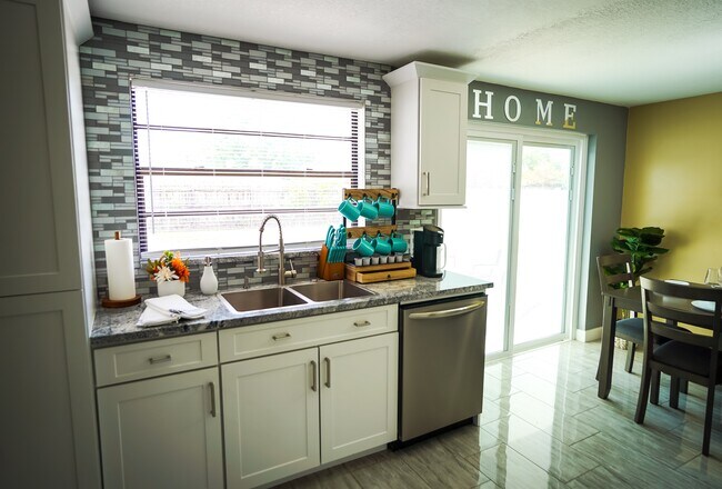 Photo - 8412 Westridge Dr