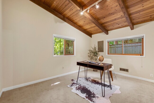Photo - 510 N 138th St