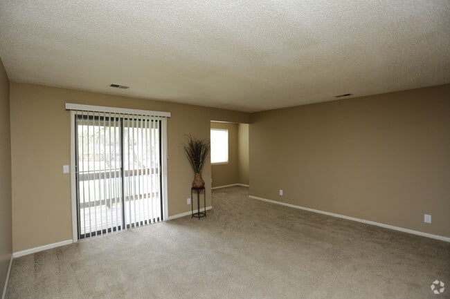 2 Bedroom w/Sunroom