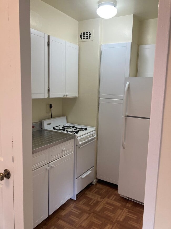 Photo - Fantastic Studio in Adams Morgan - Utilities Included - Available Now! Unidad 302