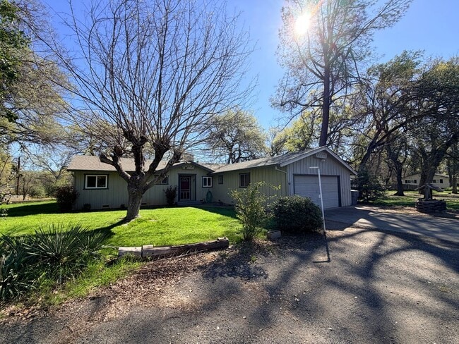 Photo - Just listed! Well maintained home in great location!