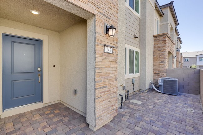 NEW BUILD 3 BEDROOM TOWNHOME IN CADENCE - NEW BUILD 3 BEDROOM TOWNHOME IN CADENCE