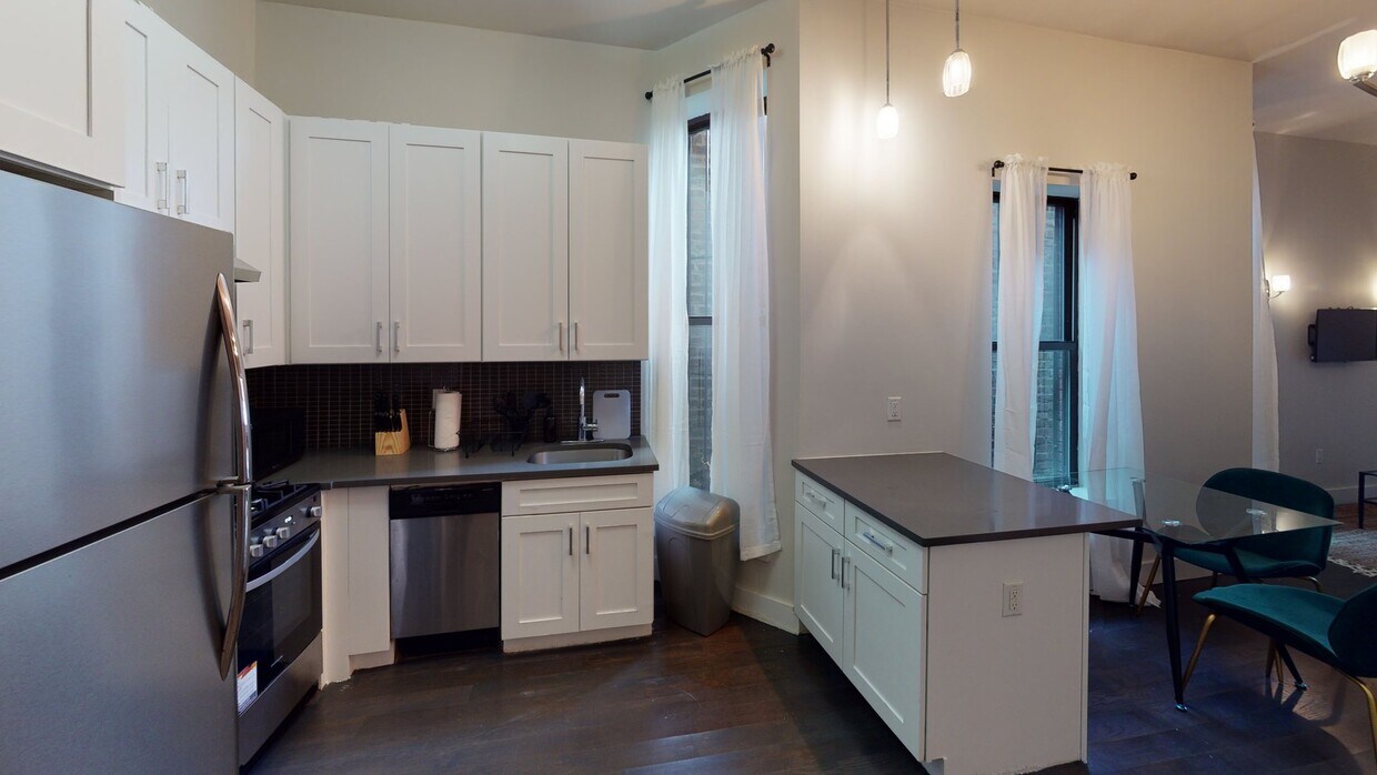 Photo - Private bedroom in 4 bed/2 bath Home