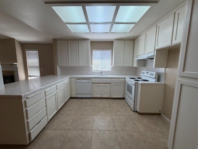 Photo - 5246 W Magill Ave