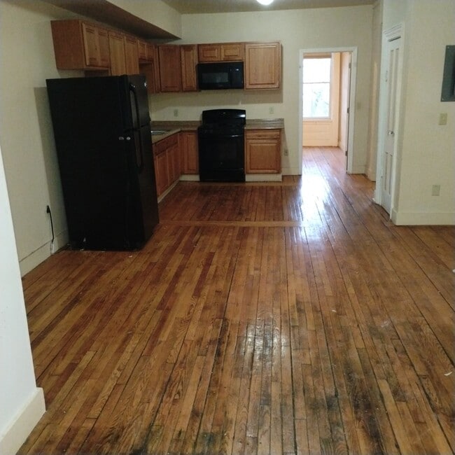 Photo - 96 Grand St
