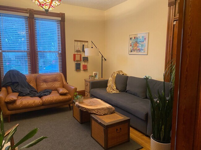 Photo - 335 W 2nd Ave