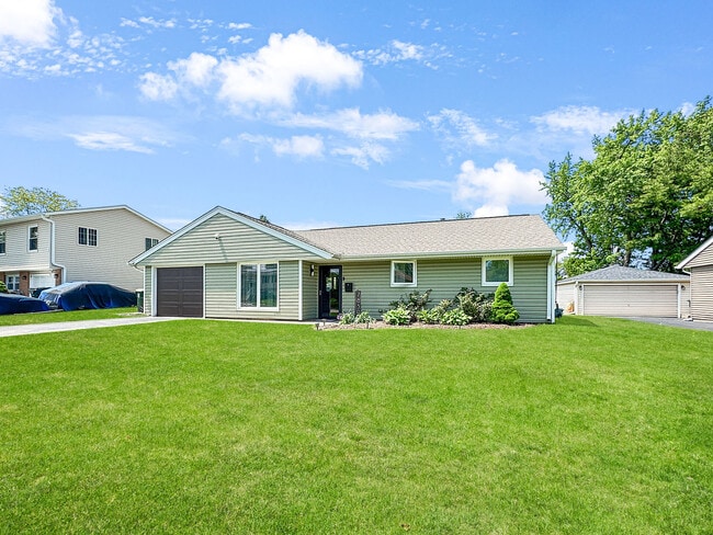 Photo - 7830 Sprucewood Ave