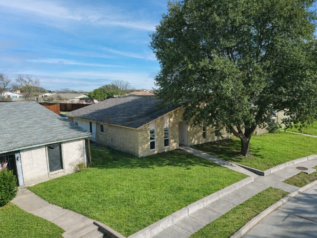 Photo - 6013 Cedar Ln