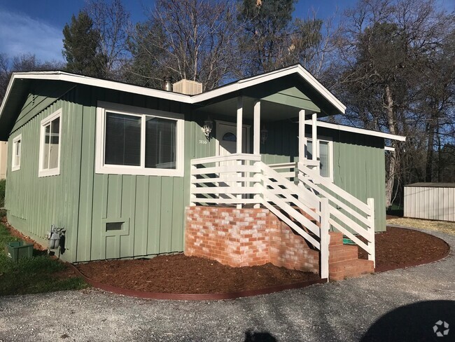 Building Photo - Well maintained home, recent upgrades, cut...