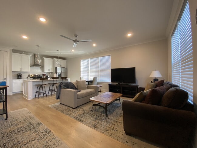 Photo - 105 Duke St
