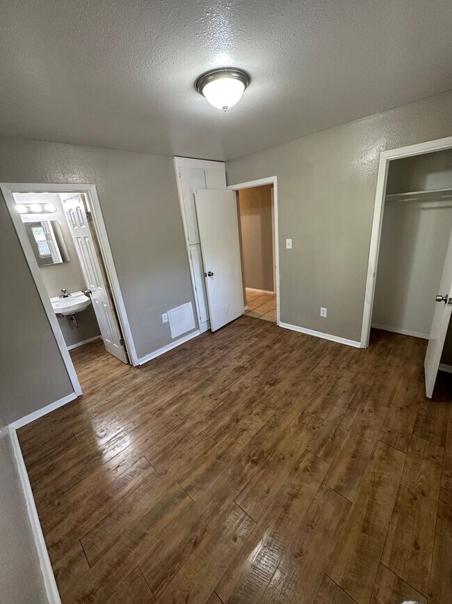 Photo - Charming 5 Bedroom House Bethany Oklahoma