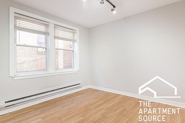 Photo - 511 W Belmont Ave Unidad 43