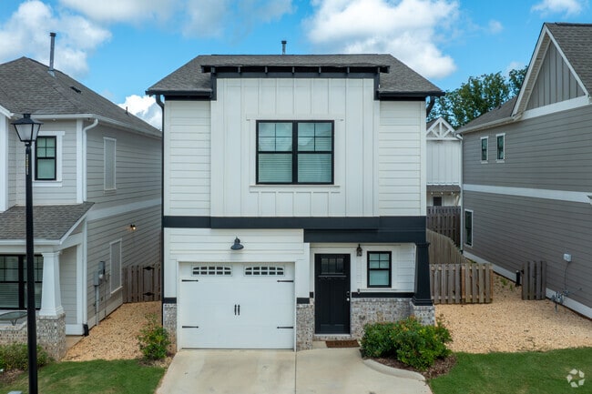 Garajes adjuntos disponibles - The Heights luxury houses for lease