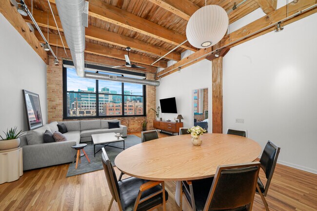 Photo - 312 N May St Unit 3D