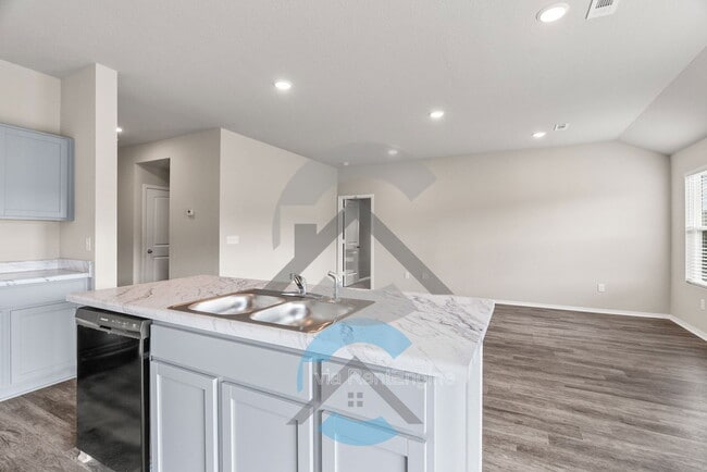 Photo - 1295 Cowbell St