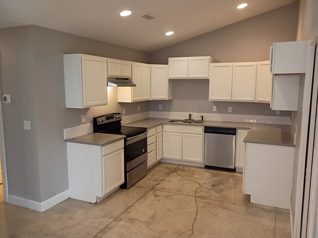 Photo - 435 Meadowlark Dr