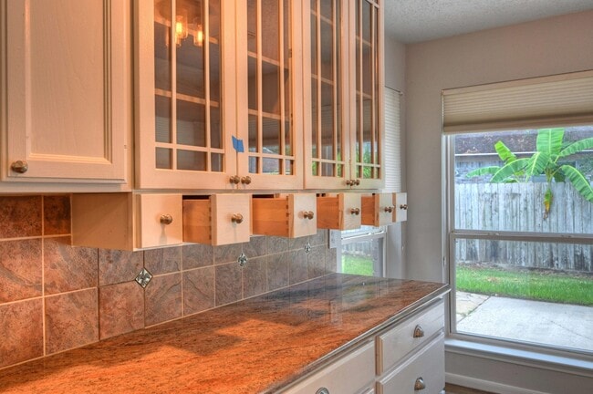 Photo - 15 White Bark Pl