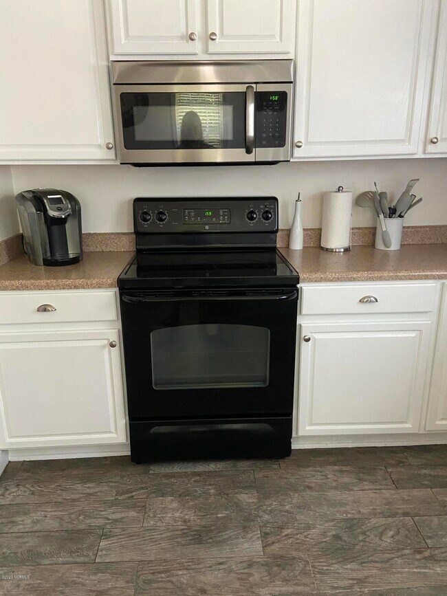 Photo - 216 MacDonald Blvd