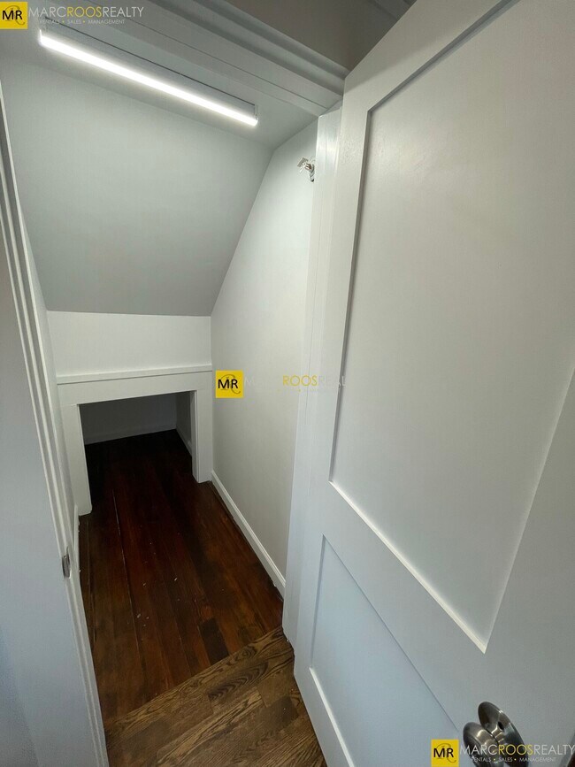 33 Raymond Ave Unit 3