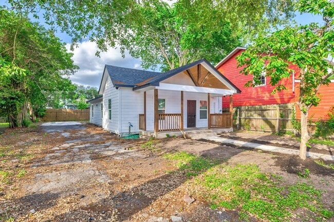 Photo - 711 Staitti St