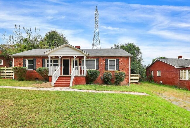 Photo - Charming 2BD/1BA Duplex Off West Blvd