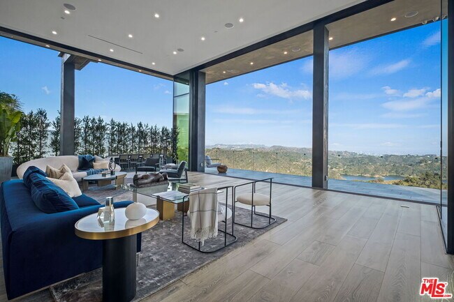 Photo - 2304 Donella Cir