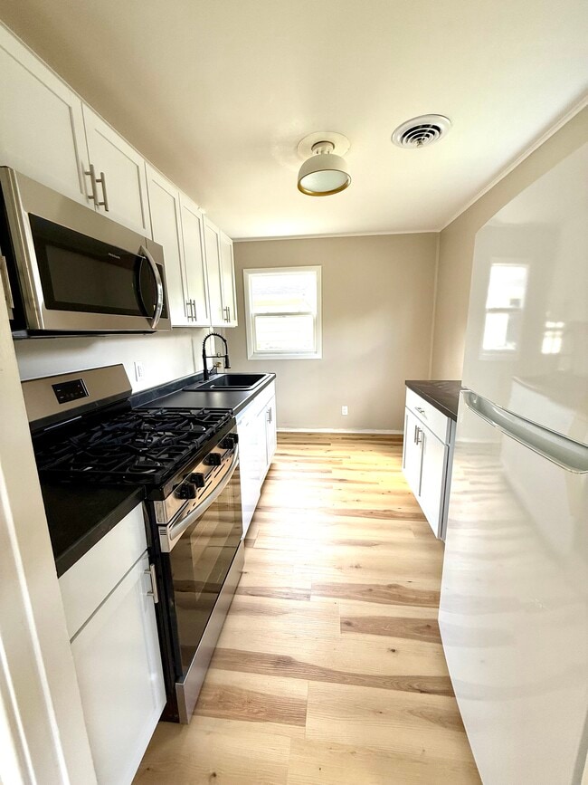 1301 S Cottage Grove Ave