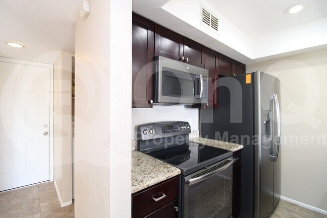 Photo - 2202 W Glenrosa Ave Unidad 5