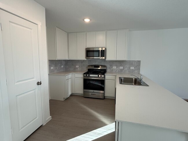 Photo - 5720 Mangas Cir