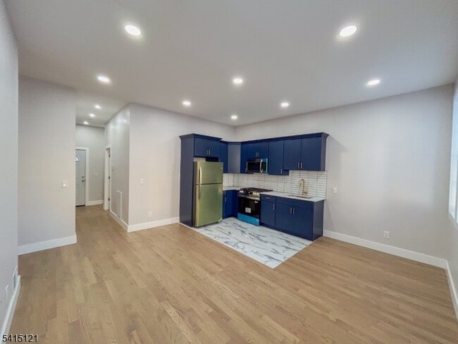 Photo - 424 Walnut St