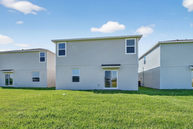 19525 Fairhill Ct