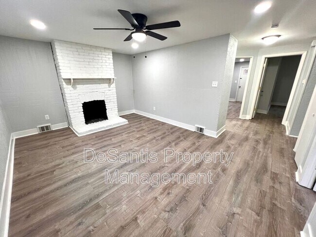 Photo - 363 Woodruff St Unit #2