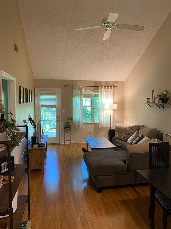 Photo - Milledge Place Upstairs Condo!