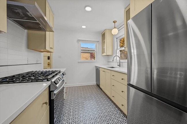 Photo - Ingleside Avenue