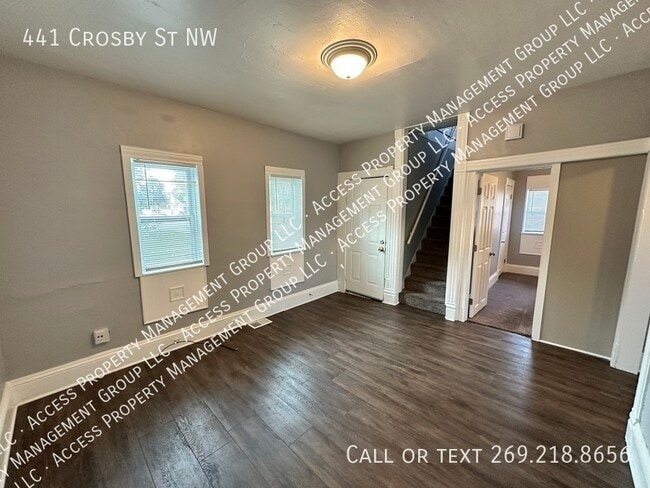 Photo - 441 Crosby St NW