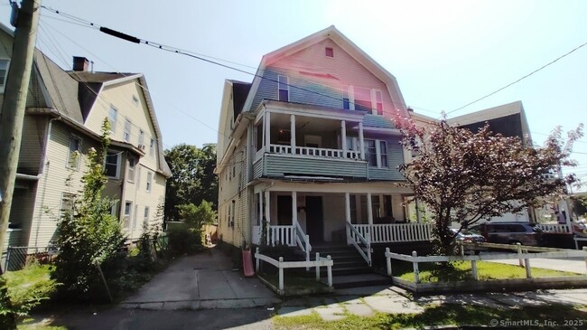 Building Photo - 221 Camp St Unit 3 Rental