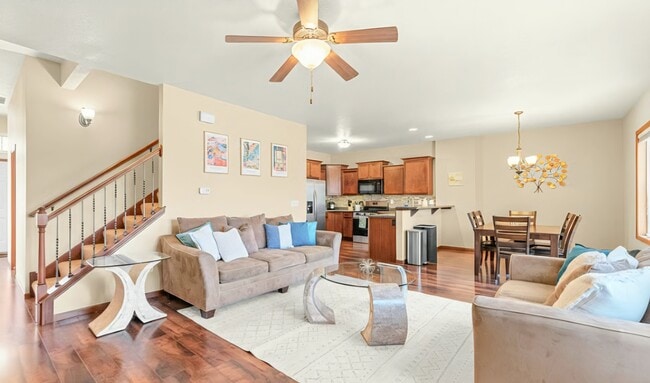 Photo - 1795 Sara Ct